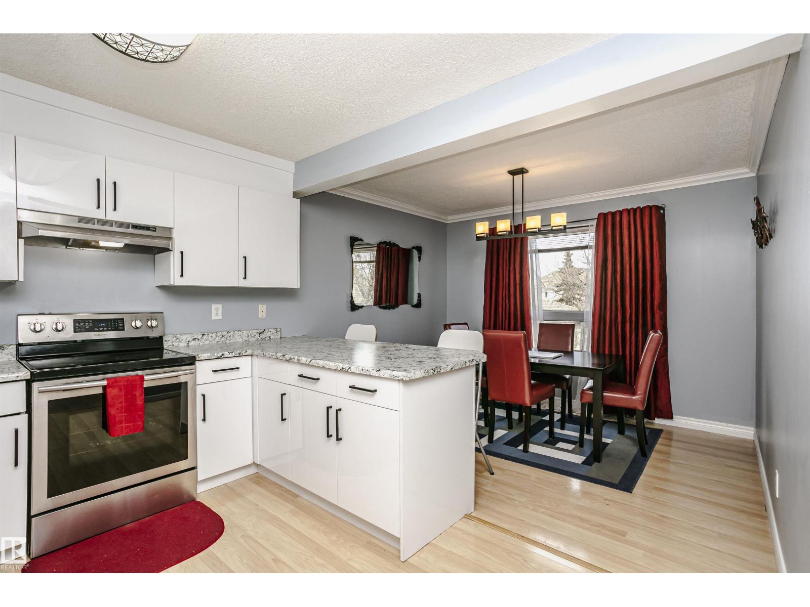 #11 9520 174 ST NW - 12