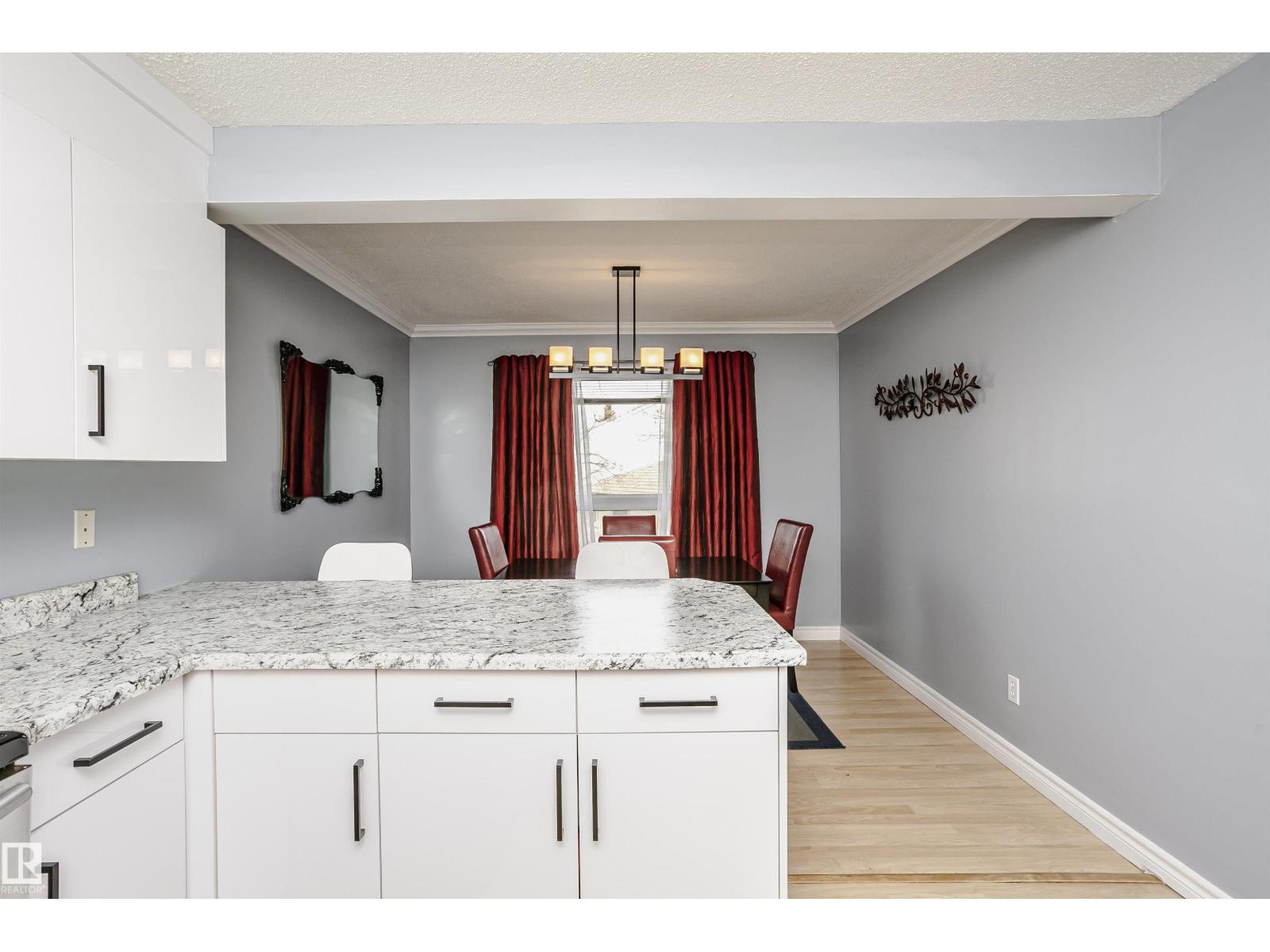 #11 9520 174 ST NW - 18
