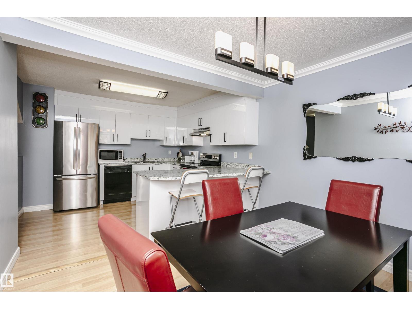 #11 9520 174 ST NW - 22