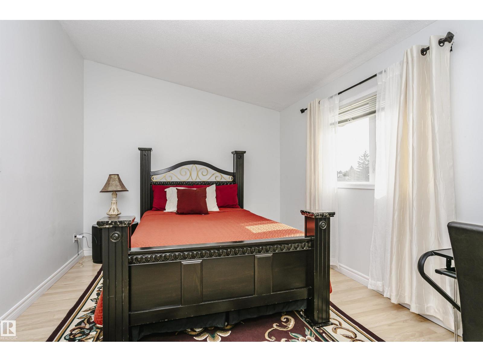 #11 9520 174 ST NW - 26