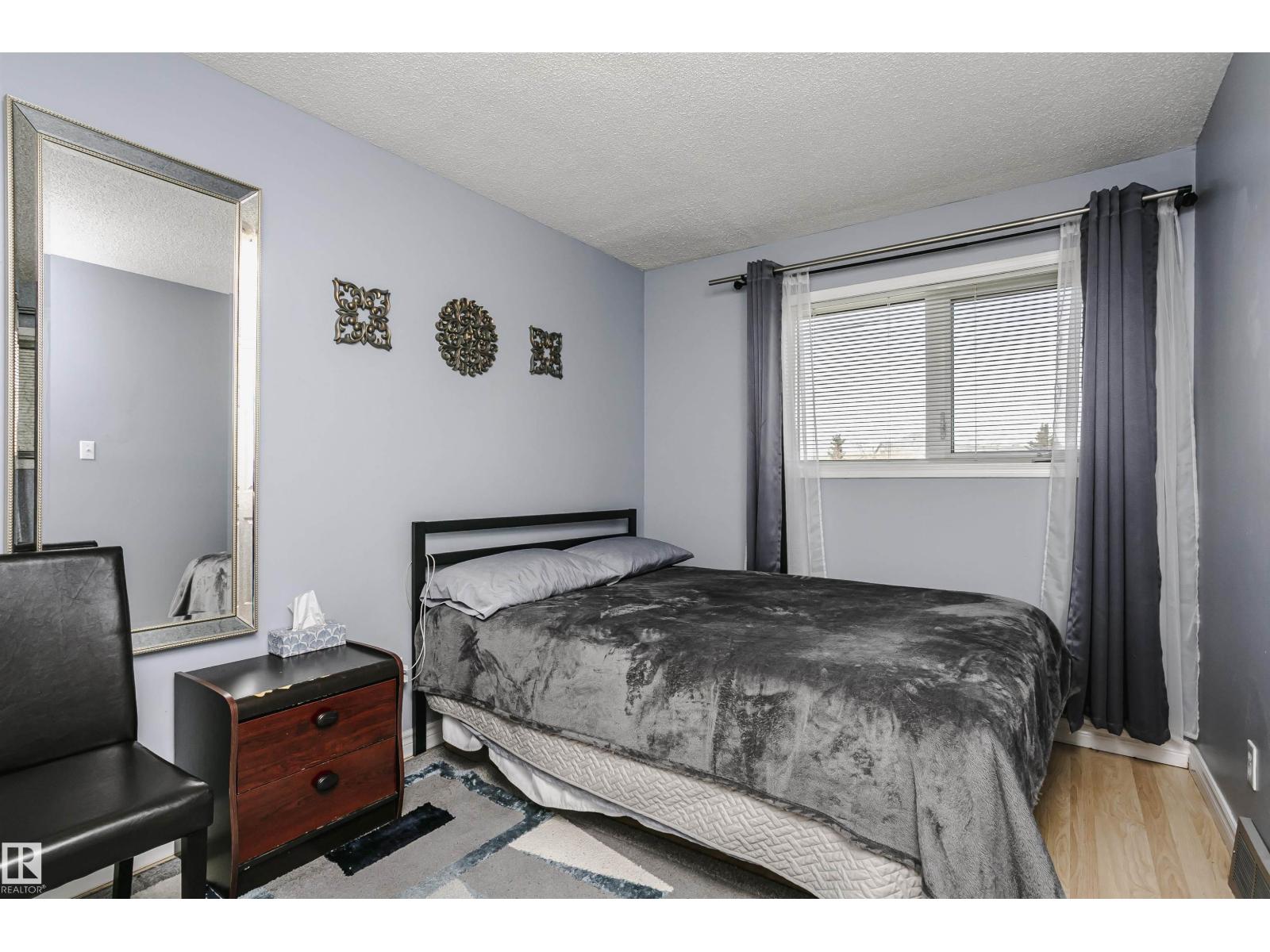 #11 9520 174 ST NW - 34