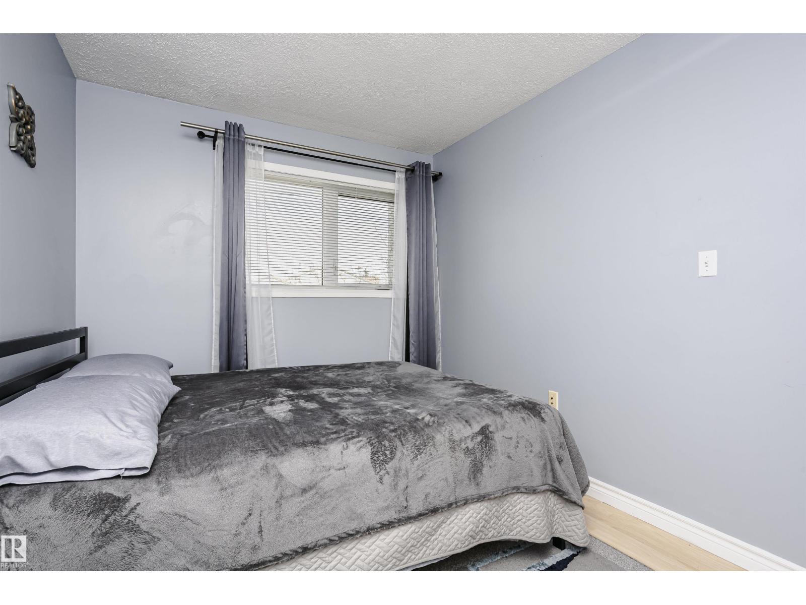 #11 9520 174 ST NW - 35