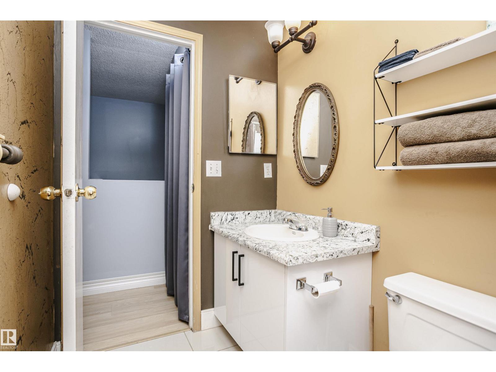 #11 9520 174 ST NW - 39