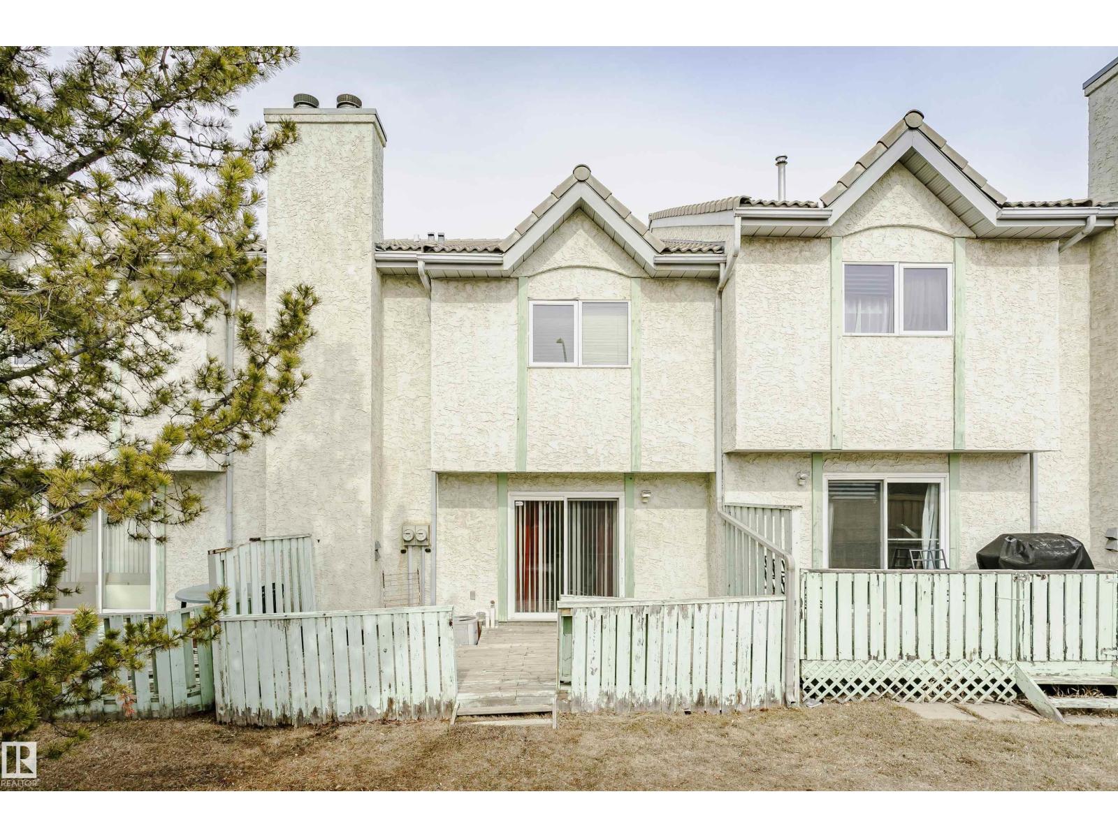 #11 9520 174 ST NW - 44