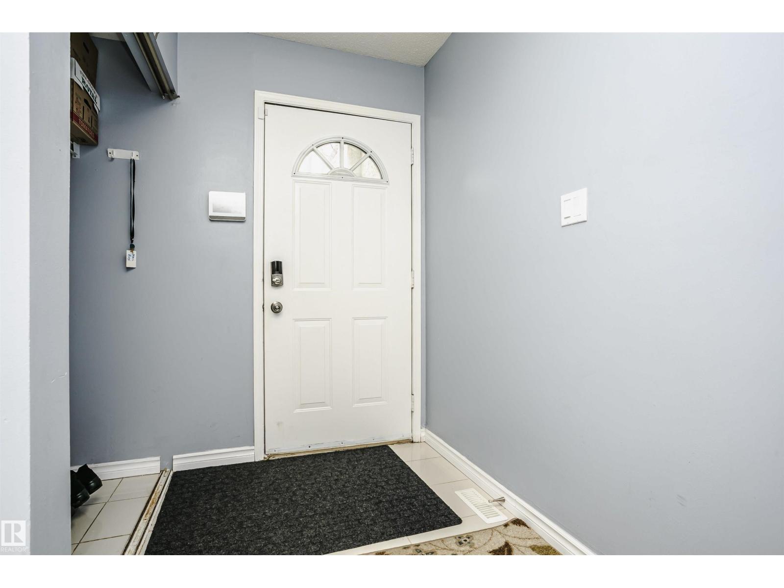#11 9520 174 ST NW - 5