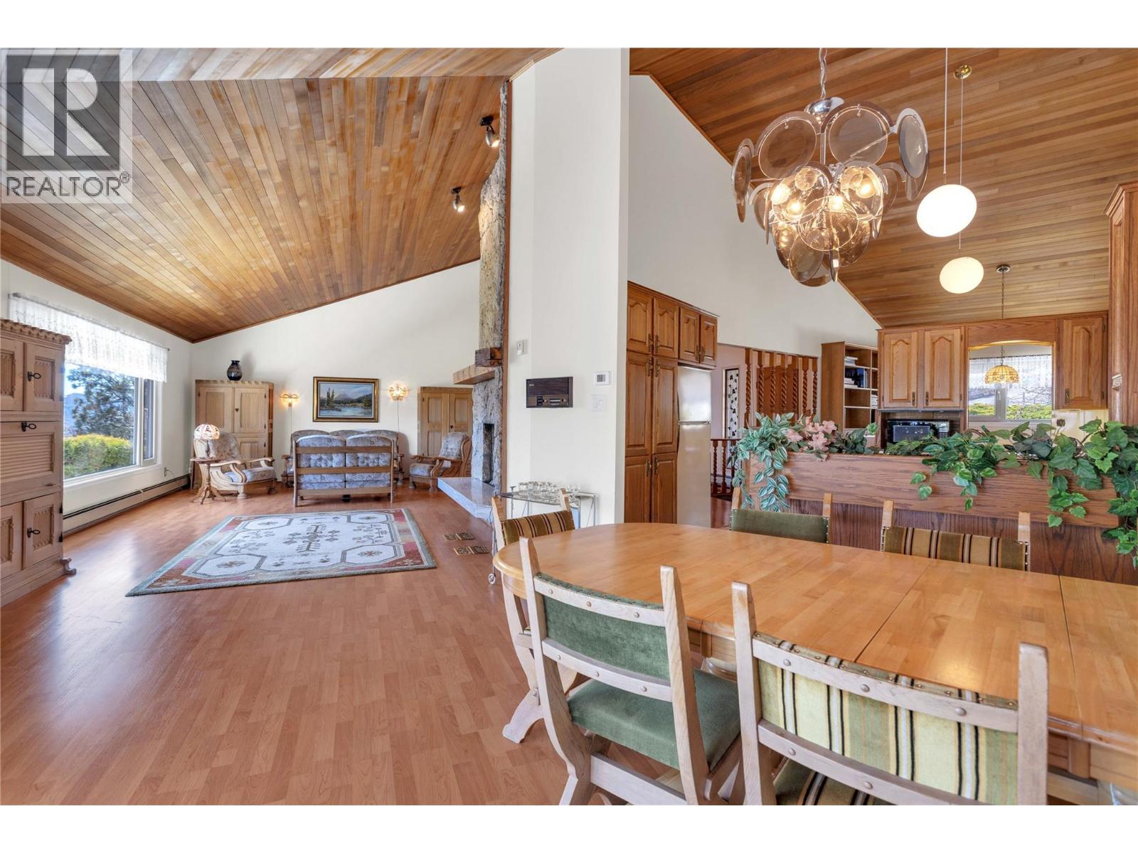  3915 Trepanier Heights Avenue, Peachland