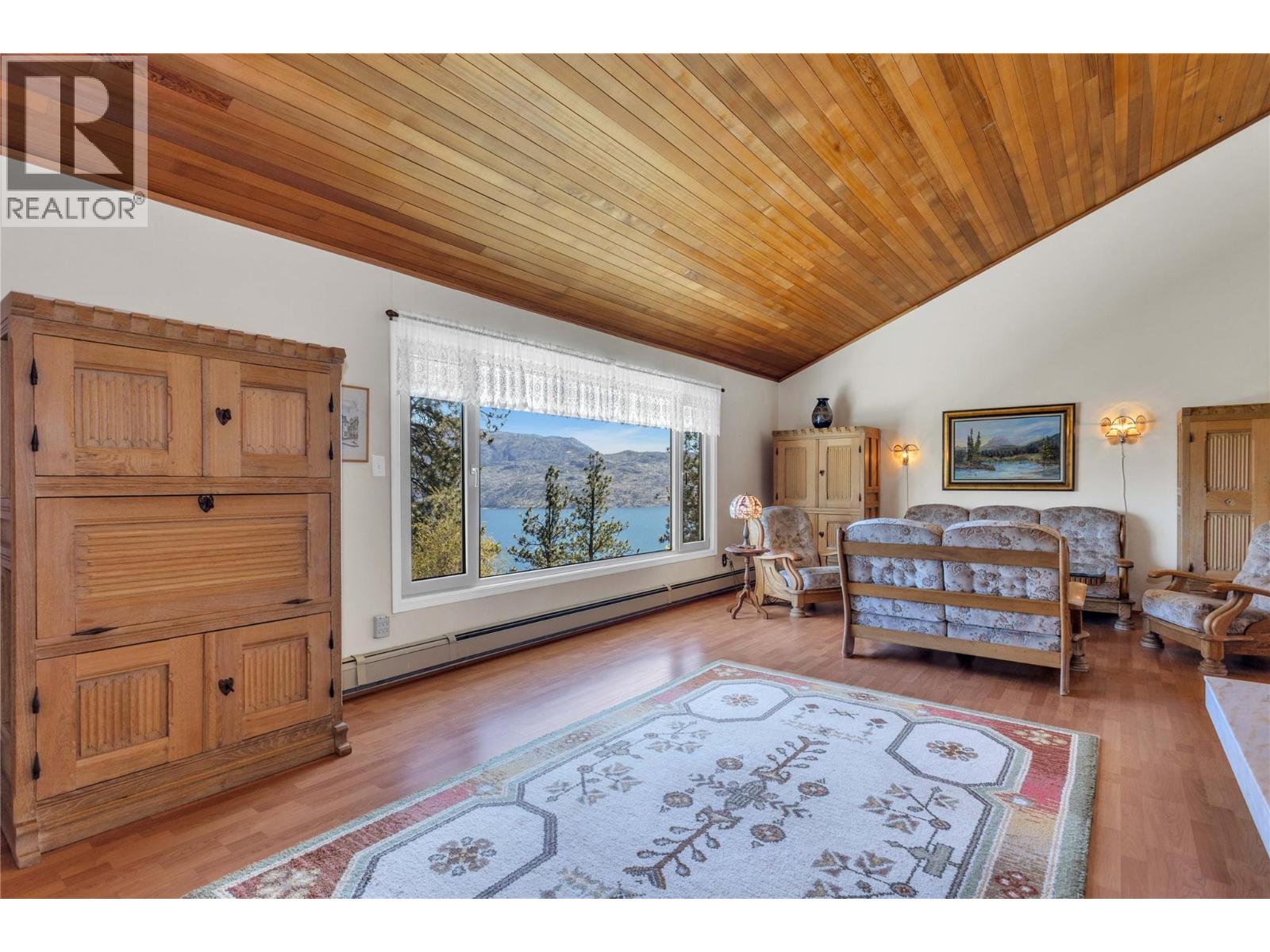  3915 Trepanier Heights Avenue, Peachland
