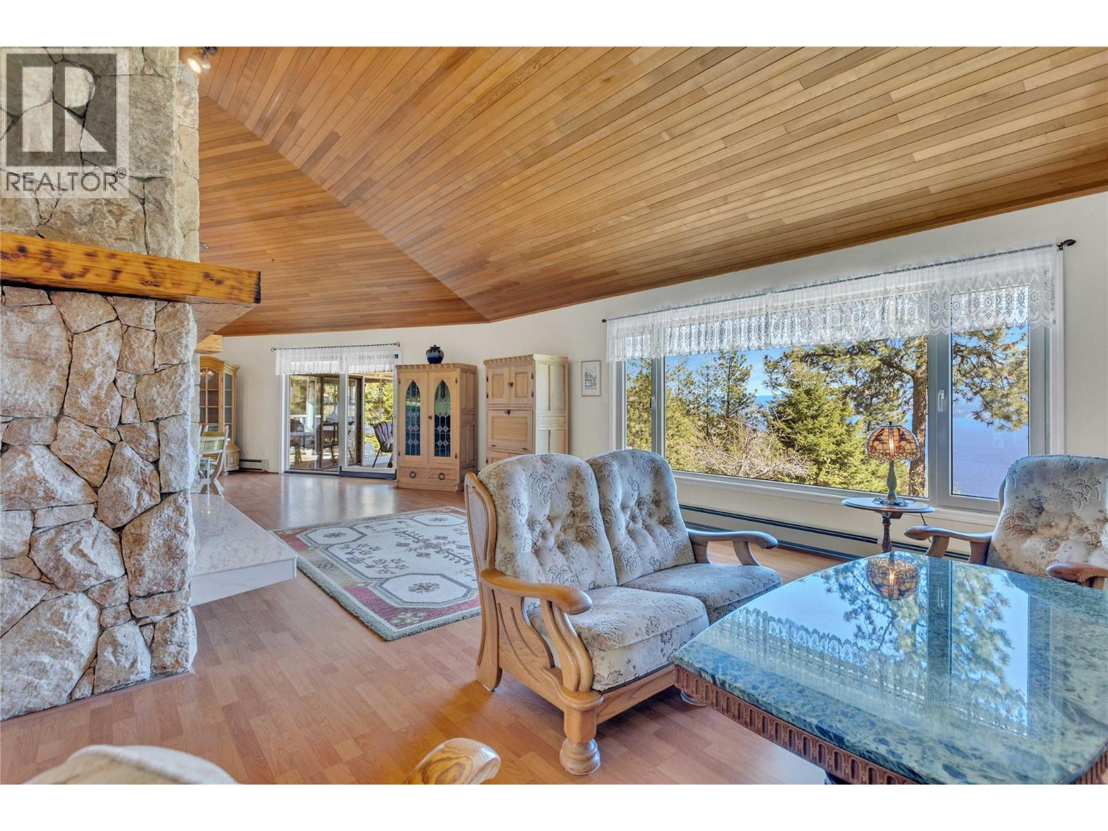  3915 Trepanier Heights Avenue, Peachland