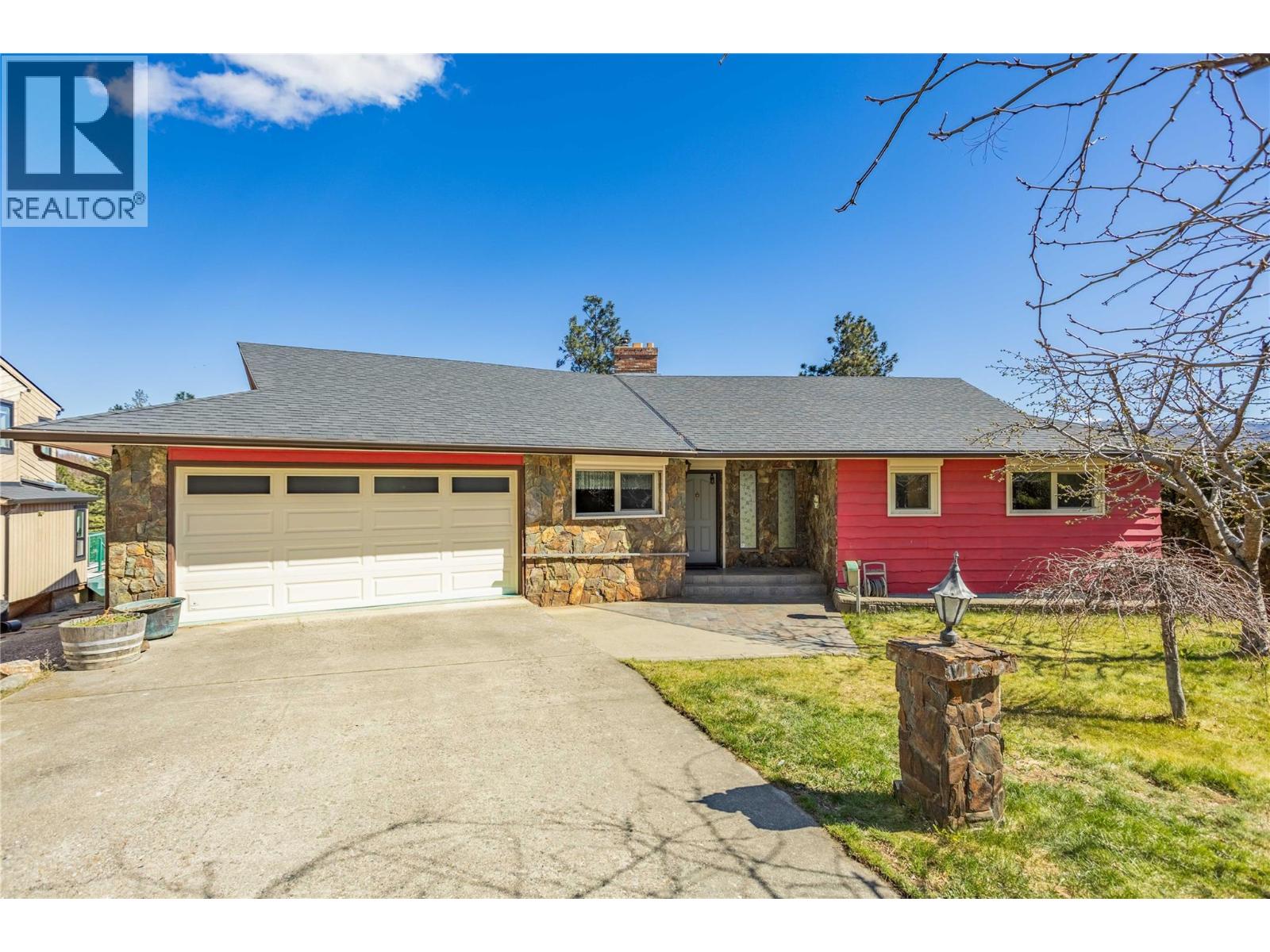  3915 Trepanier Heights Avenue, Peachland