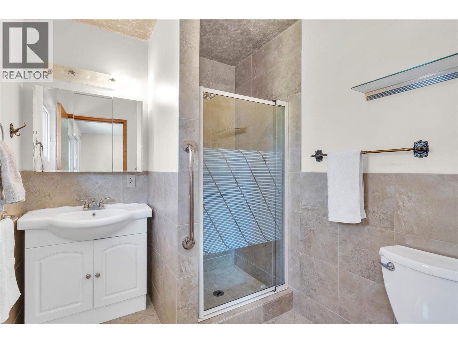  3915 Trepanier Heights Avenue, Peachland