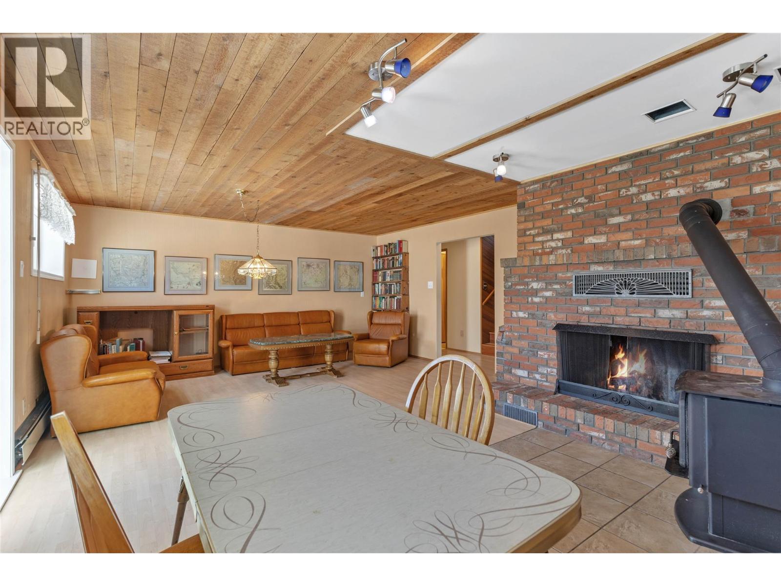  3915 Trepanier Heights Avenue, Peachland