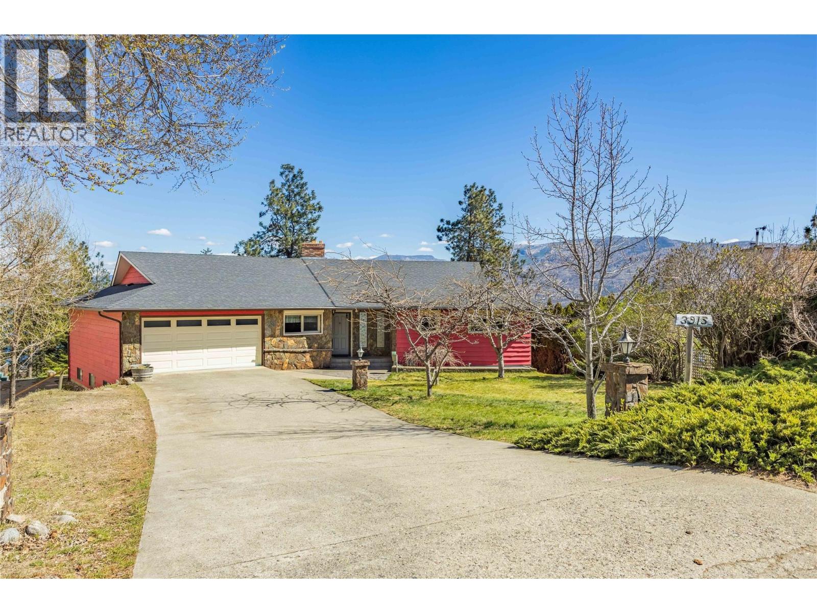  3915 Trepanier Heights Avenue, Peachland