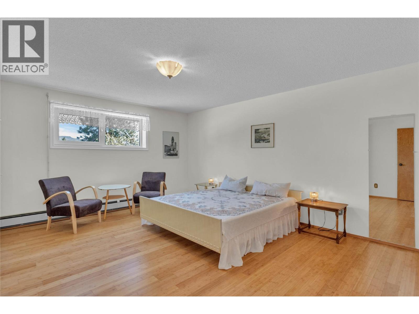  3915 Trepanier Heights Avenue, Peachland