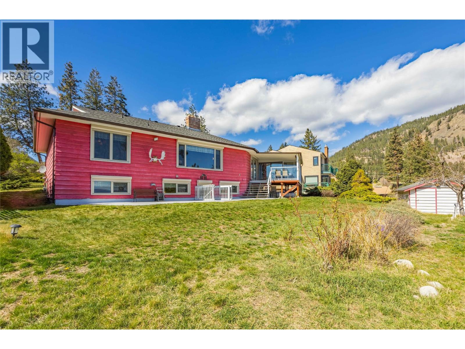  3915 Trepanier Heights Avenue, Peachland