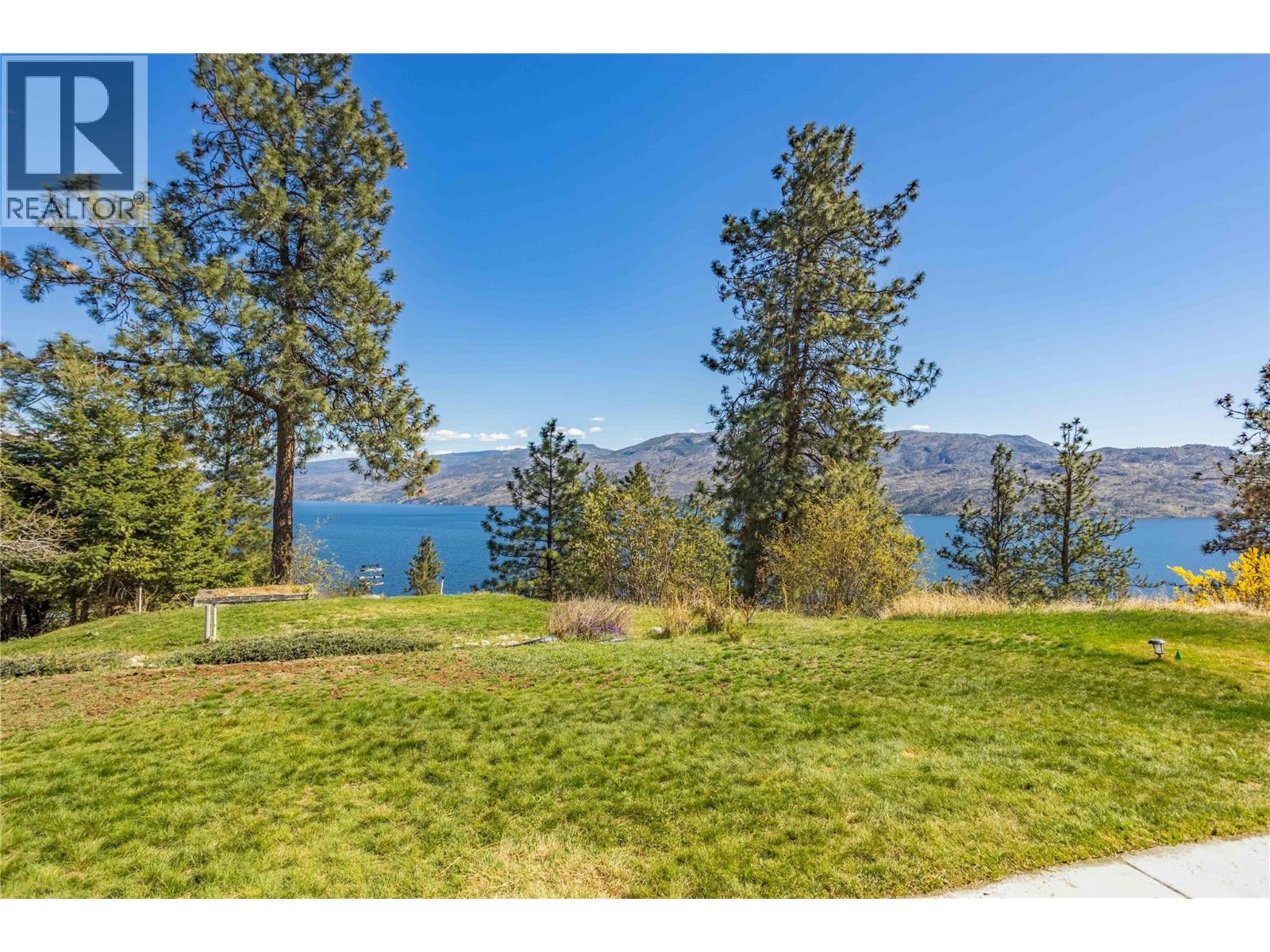  3915 Trepanier Heights Avenue, Peachland