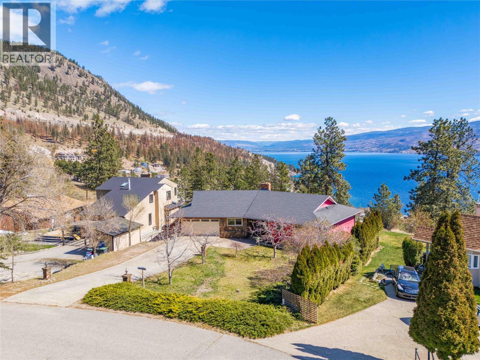  3915 Trepanier Heights Avenue, Peachland