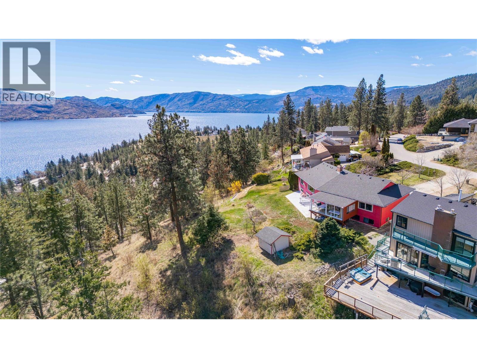  3915 Trepanier Heights Avenue, Peachland