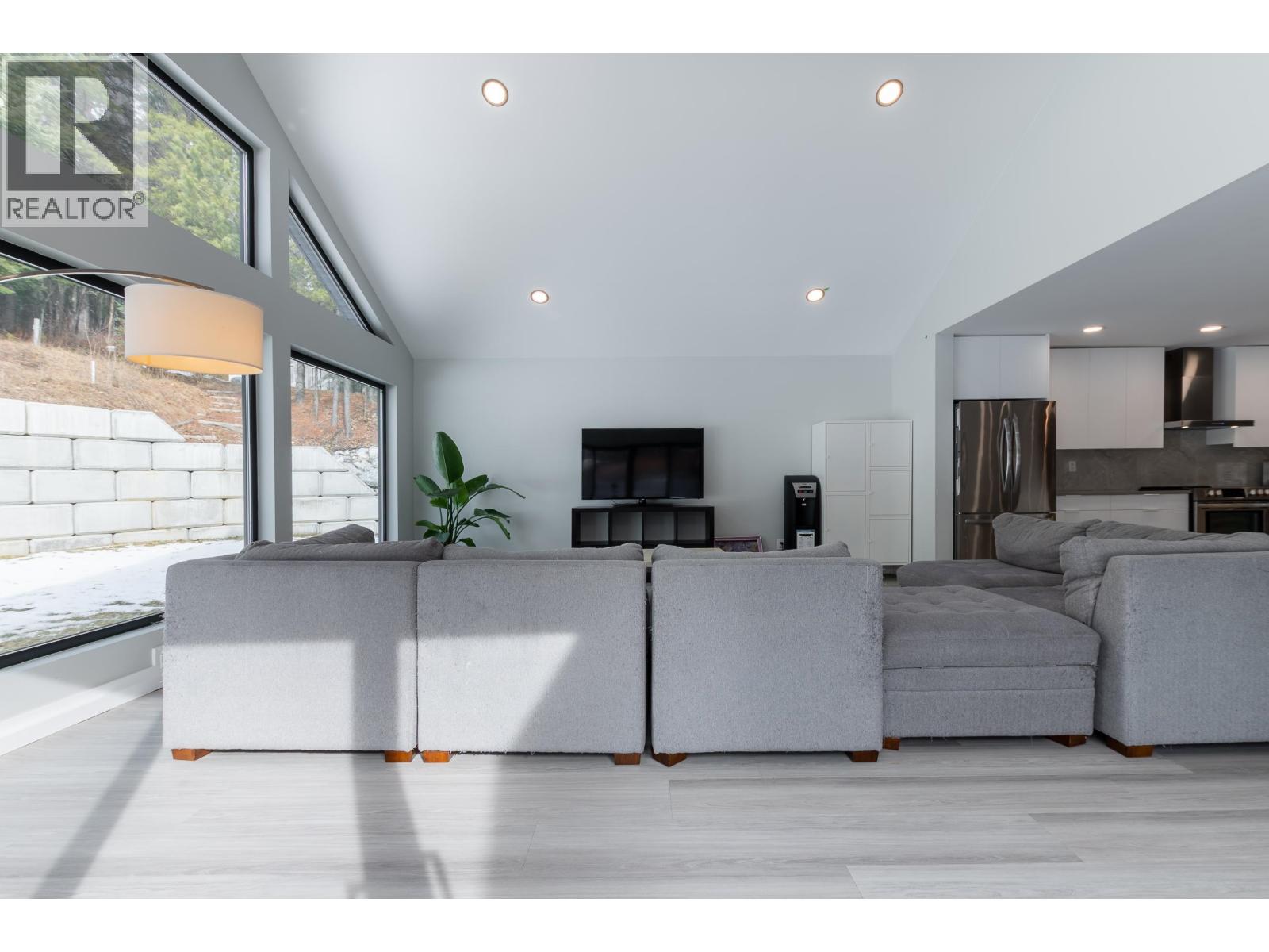 7830 ST. THOMAS PLACE - 11