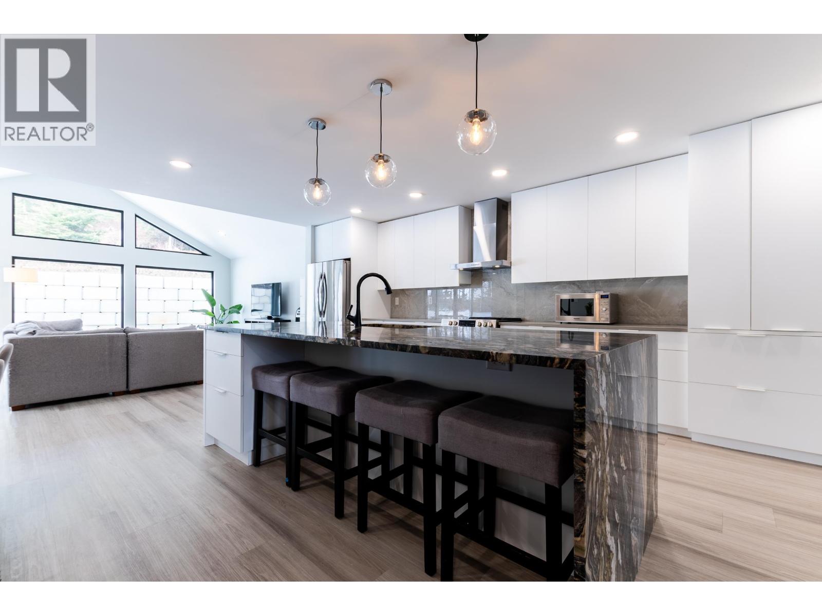 7830 ST. THOMAS PLACE - 12