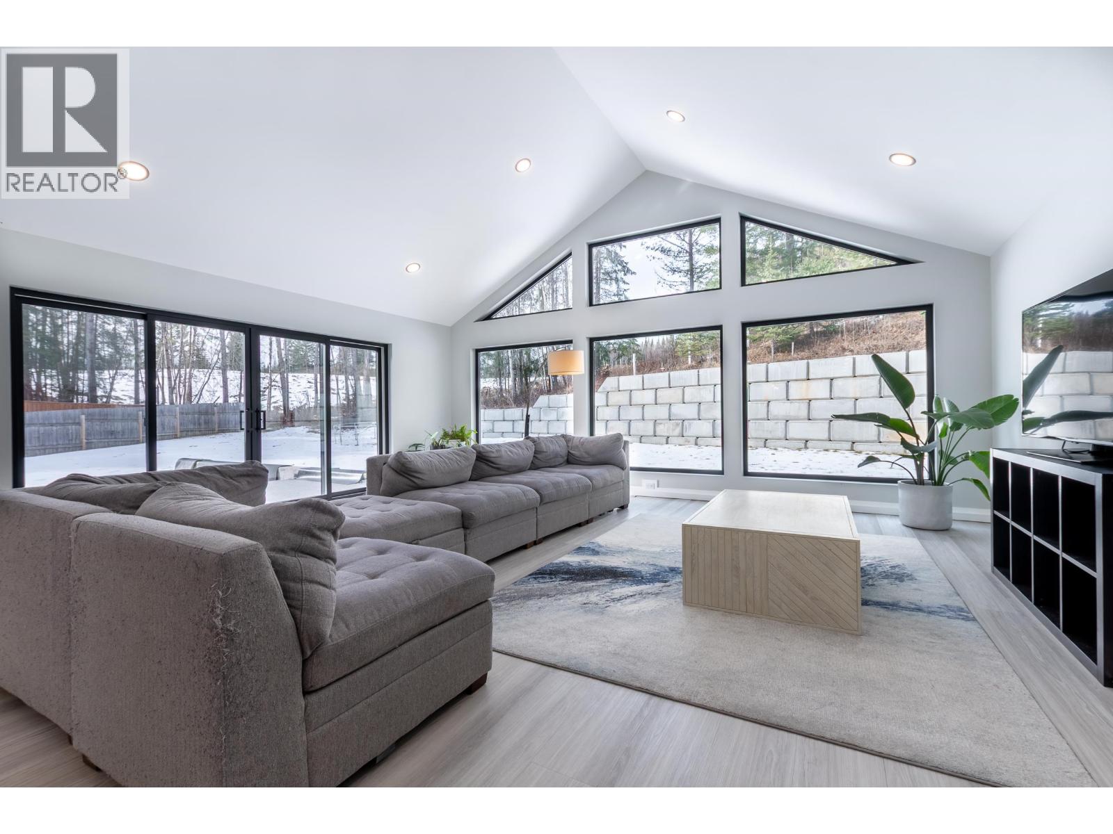 7830 ST. THOMAS PLACE - 8