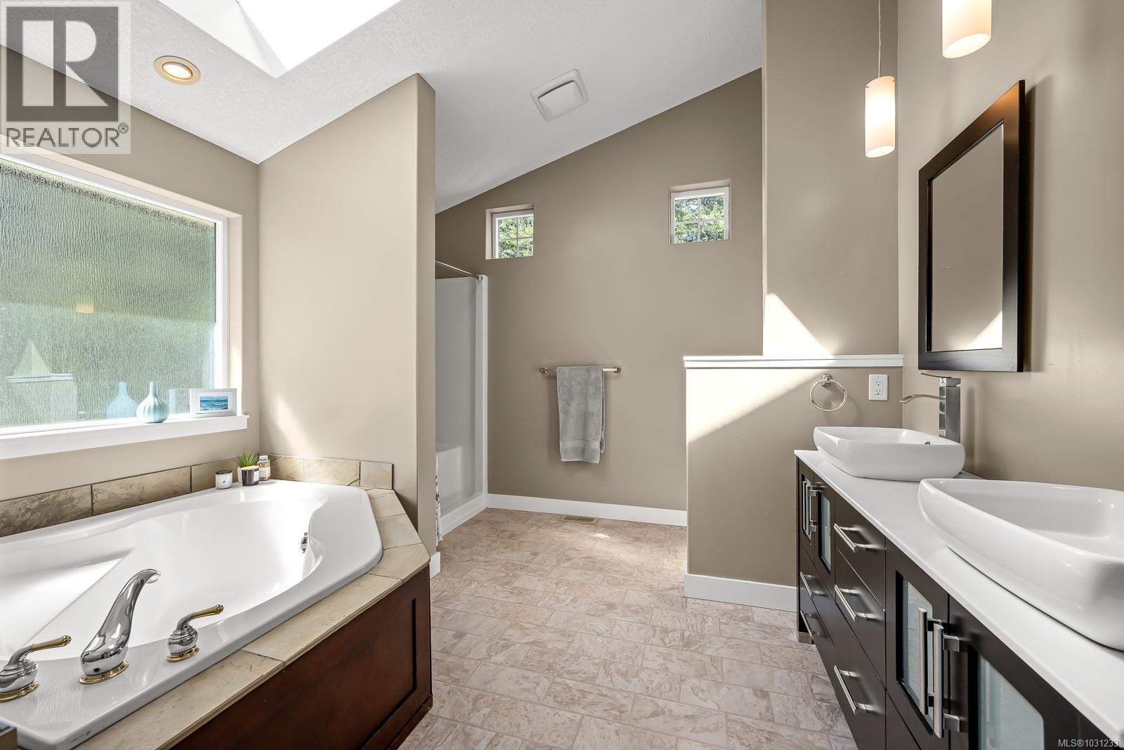 580 Brent Rd, Comox