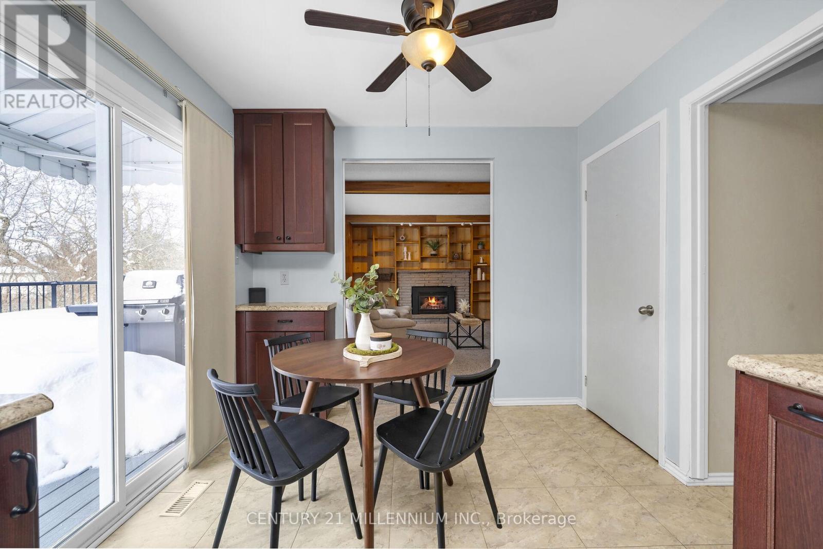 44 ERINDALE DRIVE - 17