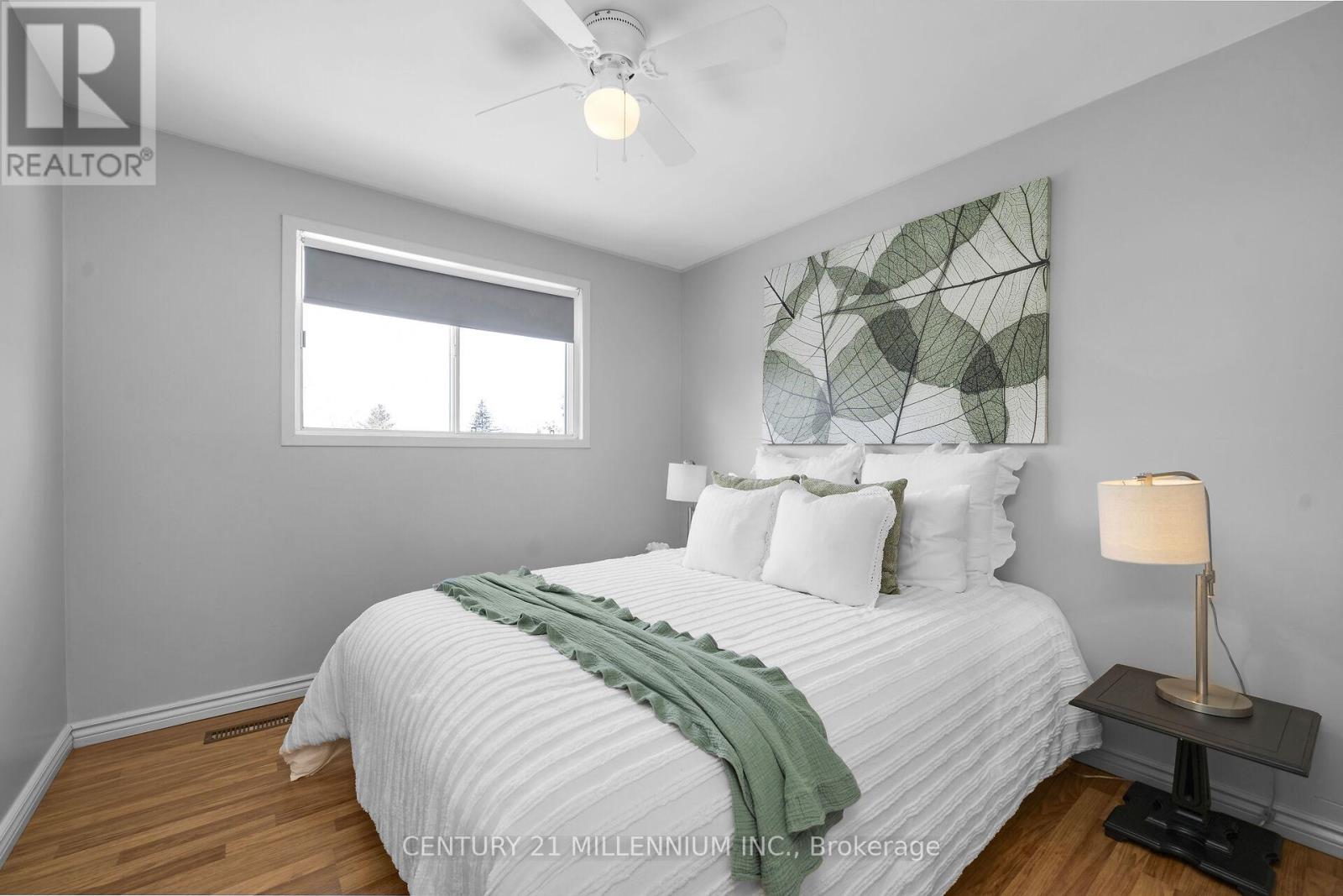 44 ERINDALE DRIVE - 26