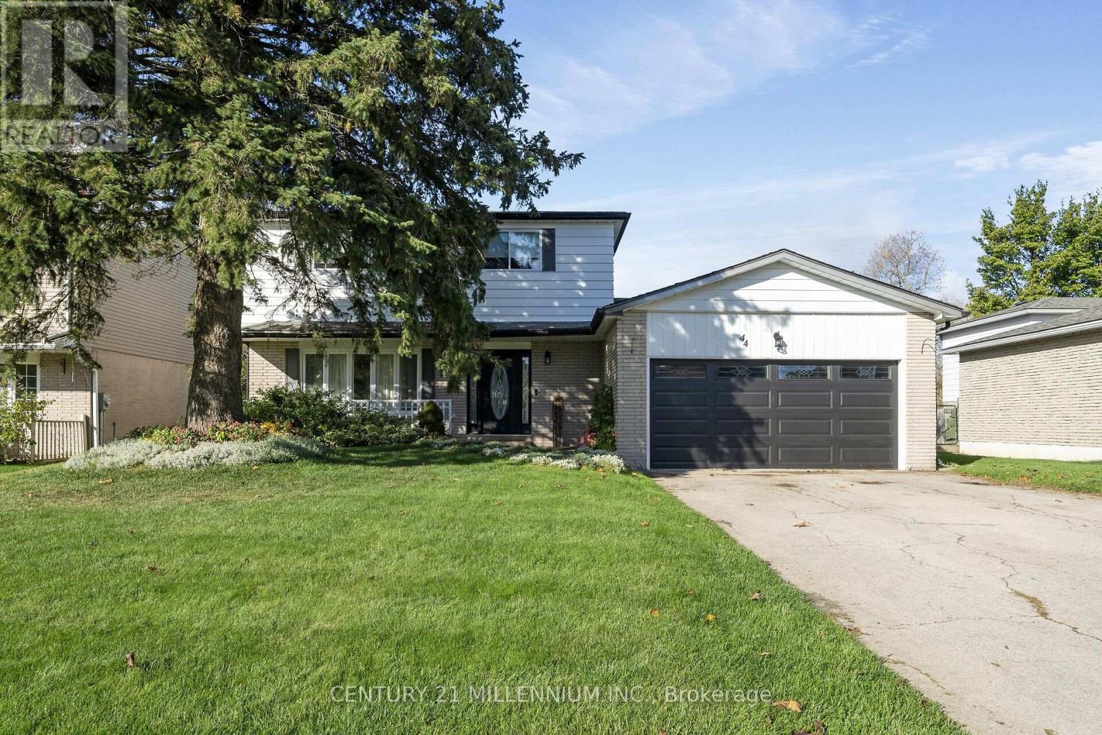 44 ERINDALE DRIVE - 3