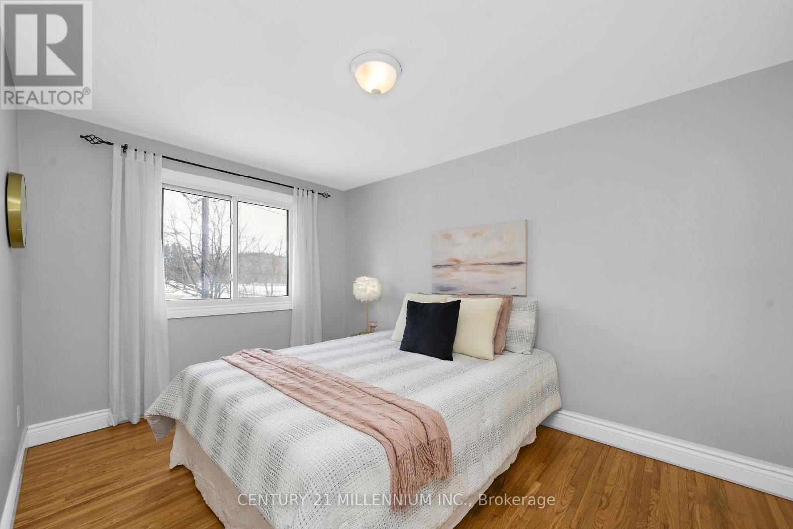 27 DUNDAS STREET W - 19