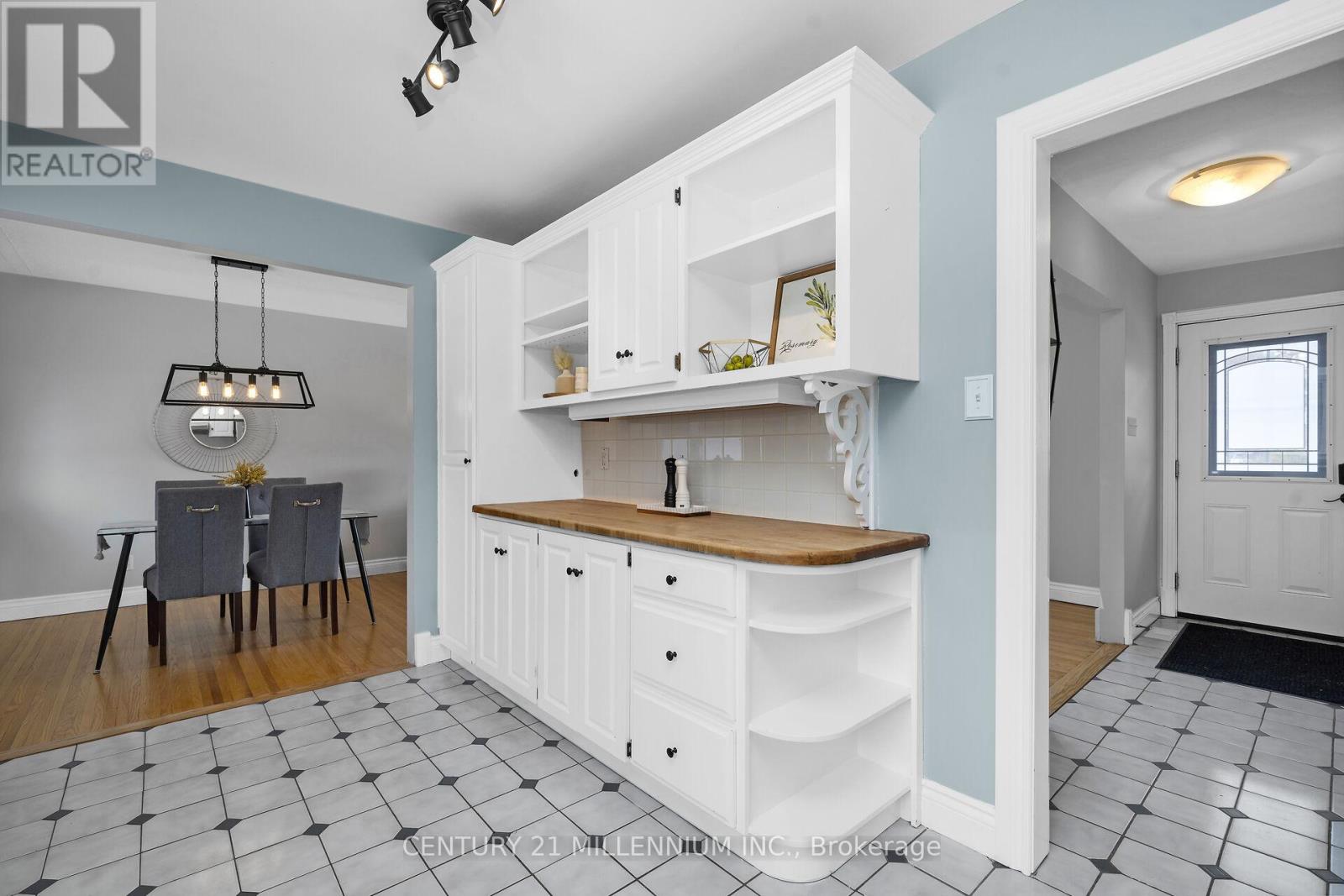 27 DUNDAS STREET W - 16