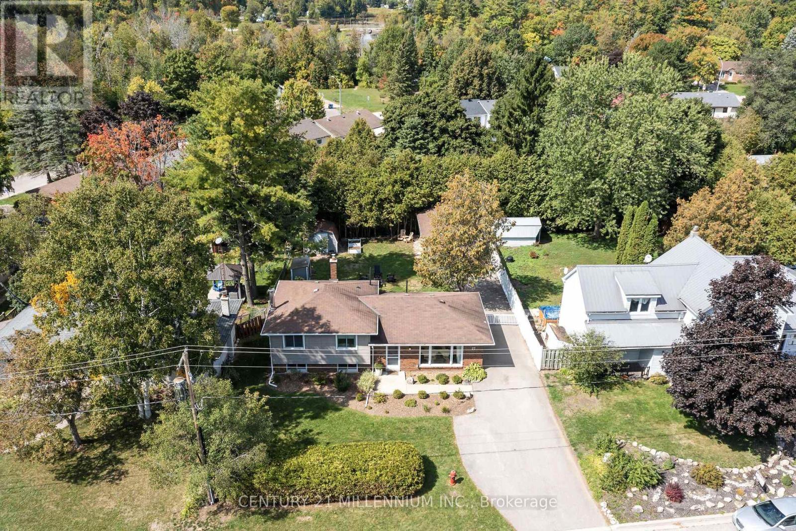 27 DUNDAS STREET W - 2