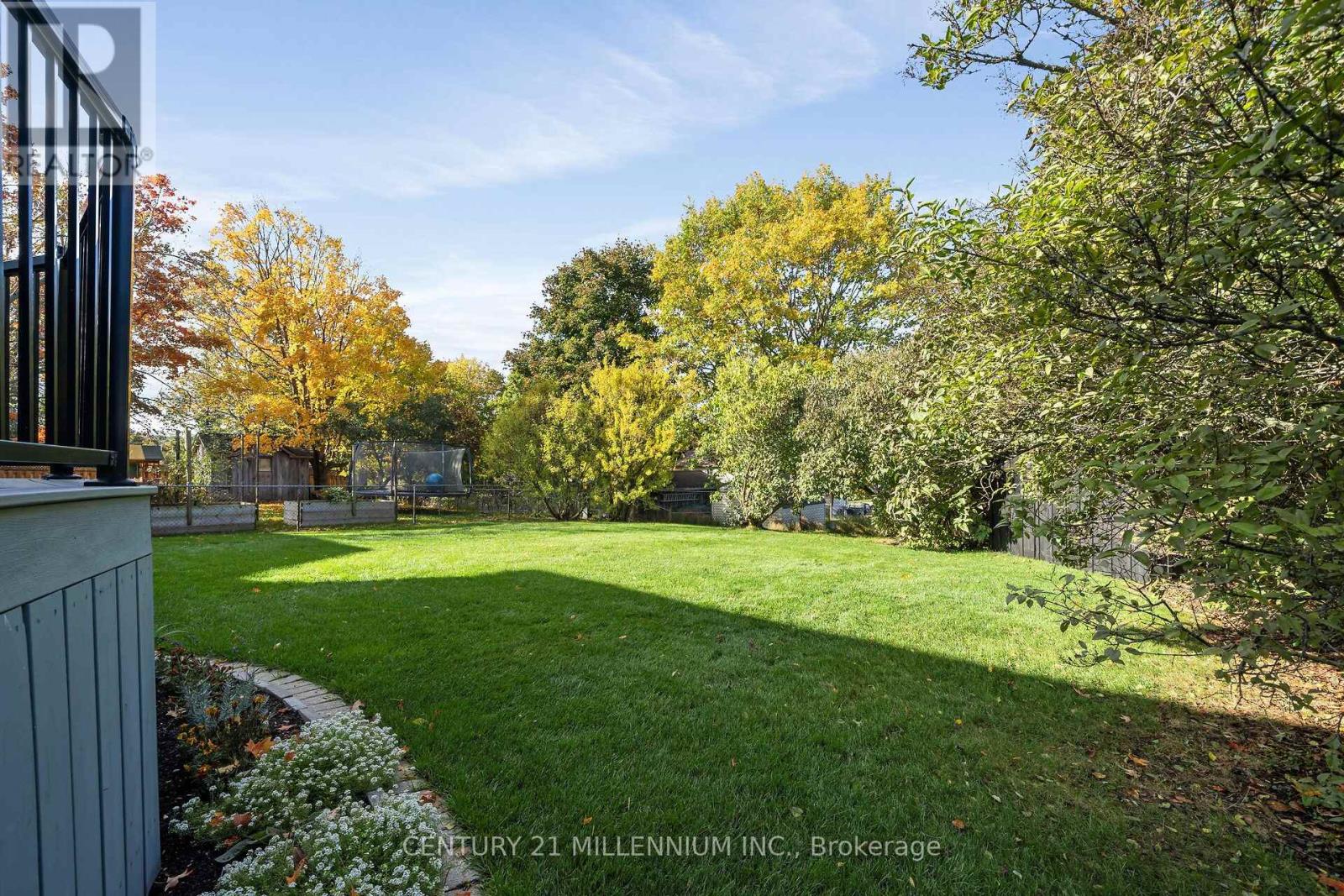 44 ERINDALE DRIVE - 37