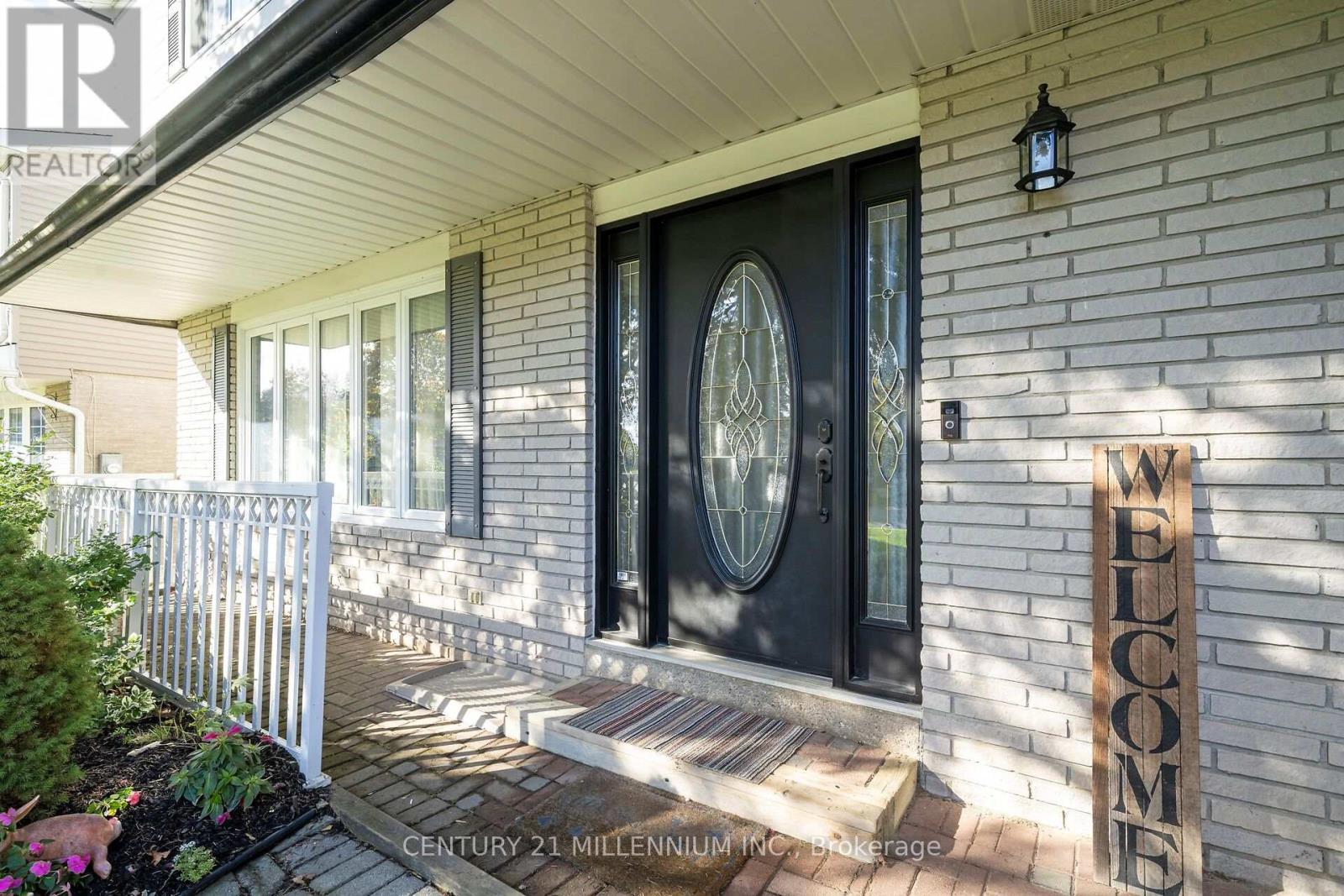 44 ERINDALE DRIVE - 6