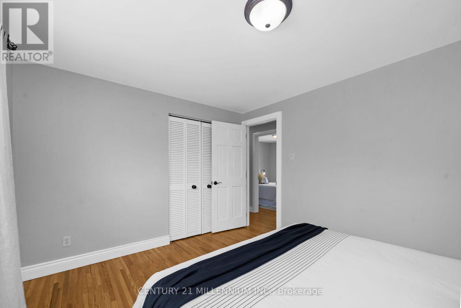 27 DUNDAS STREET W - 18