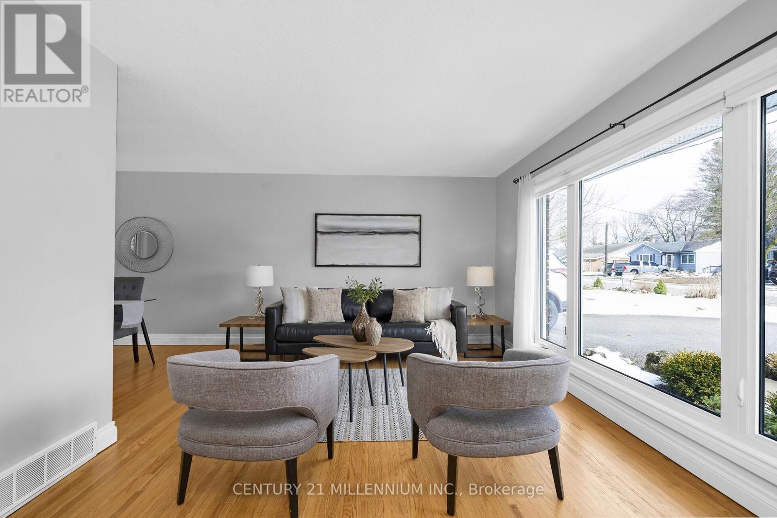 27 DUNDAS STREET W - 8