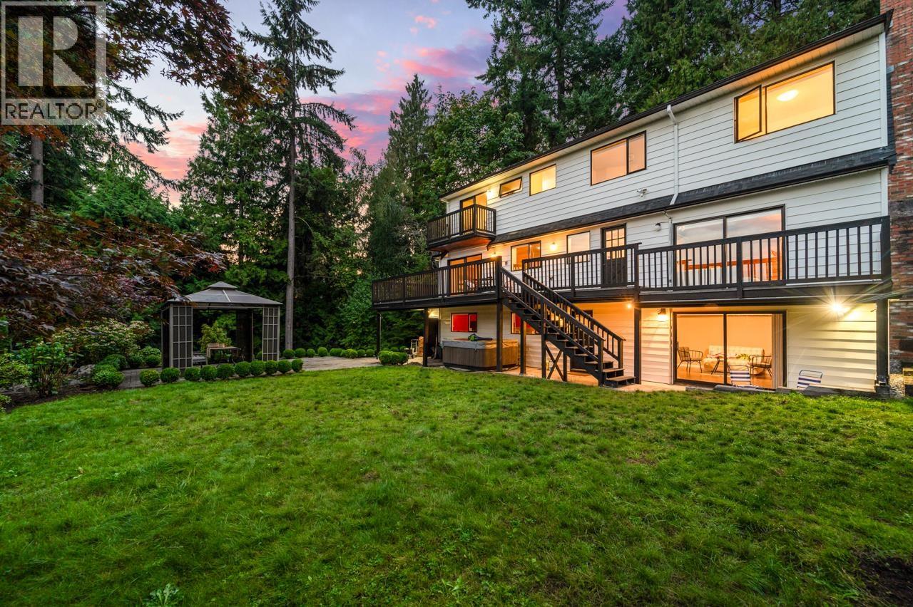 1550 PALMERSTON AVENUE, West Vancouver