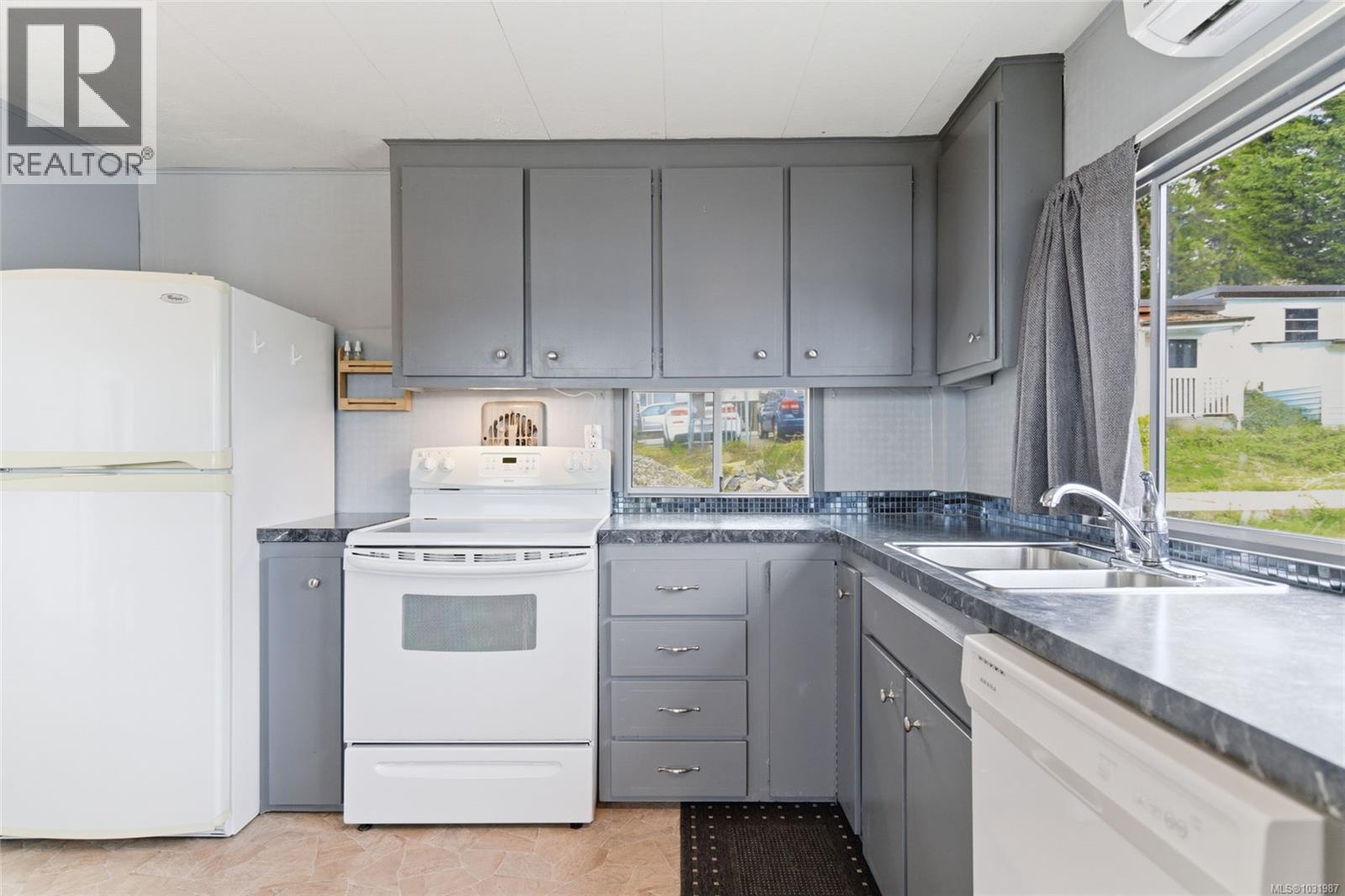 #32 1000 CHASE RIVER RD - 20