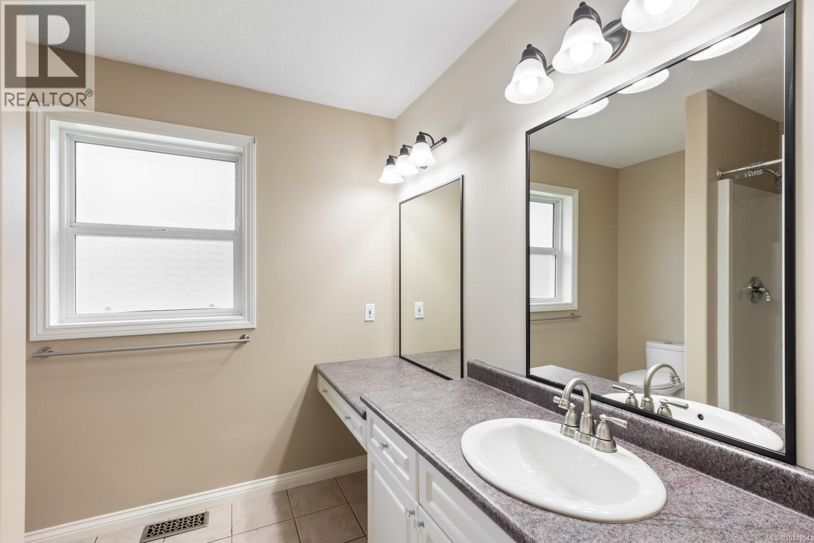 3815 ROY CREEK RD - 67