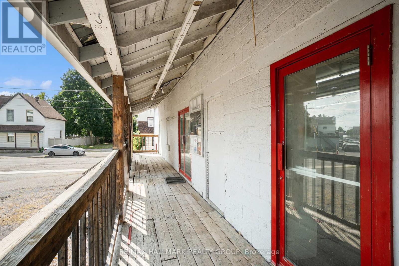 33 KING STREET — photo 4