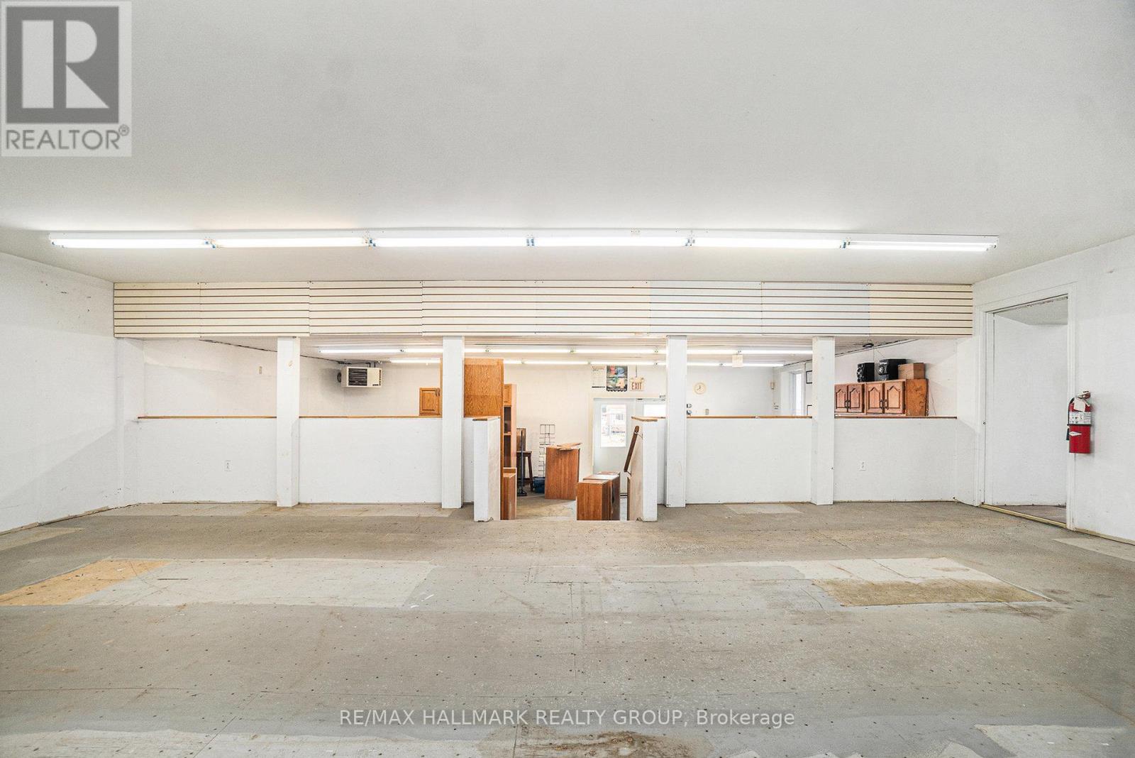 33 KING STREET — photo 8