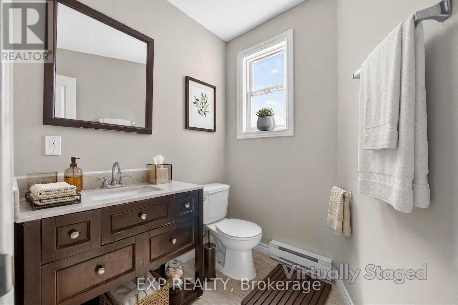 #36 60 ELMSDALE DRIVE - 12