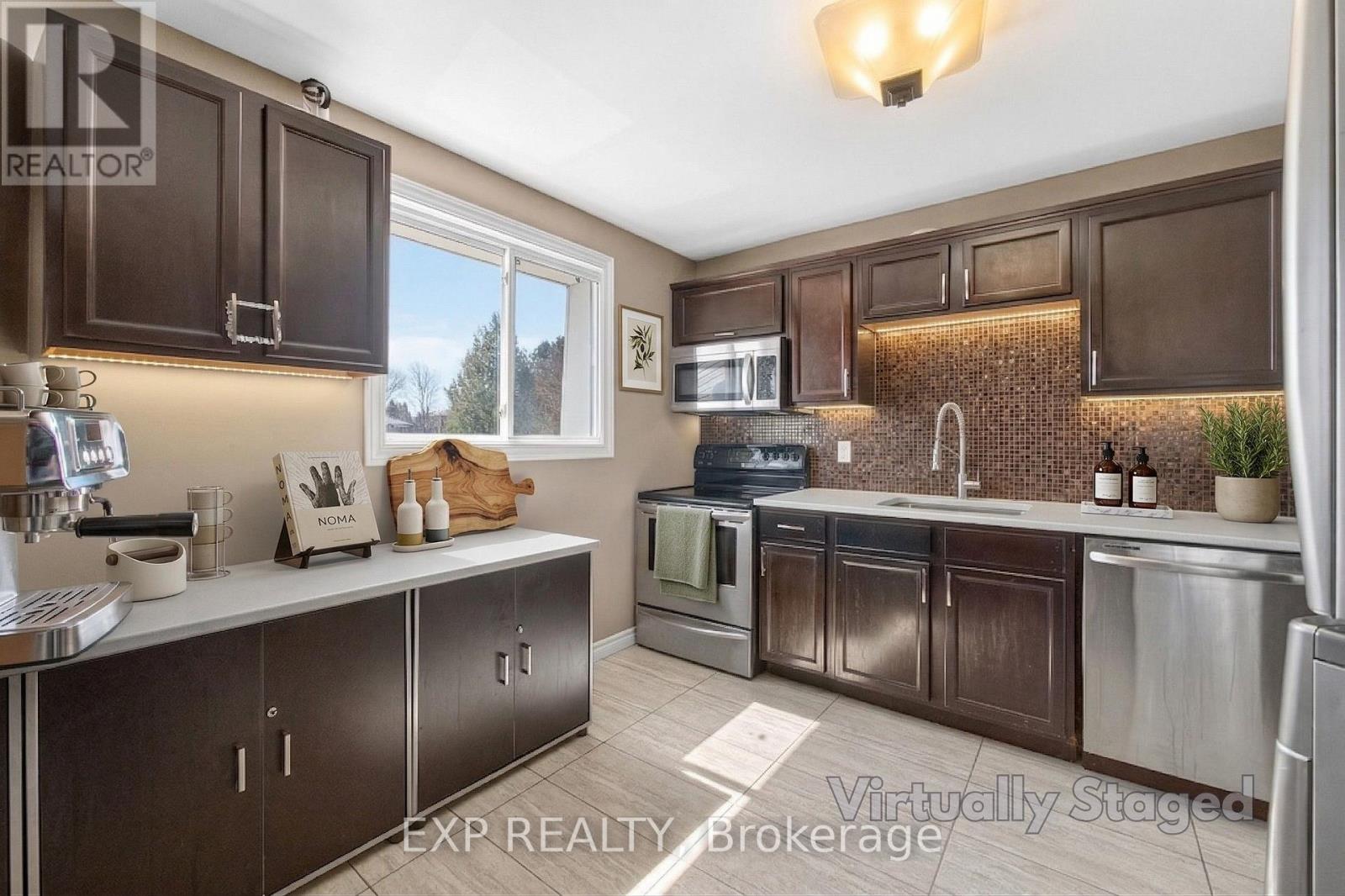 #36 60 ELMSDALE DRIVE - 14