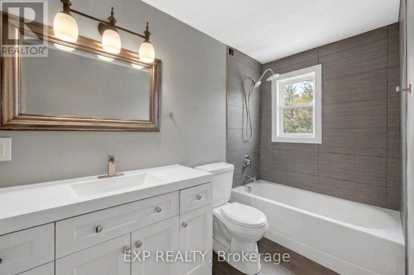 #36 60 ELMSDALE DRIVE - 25