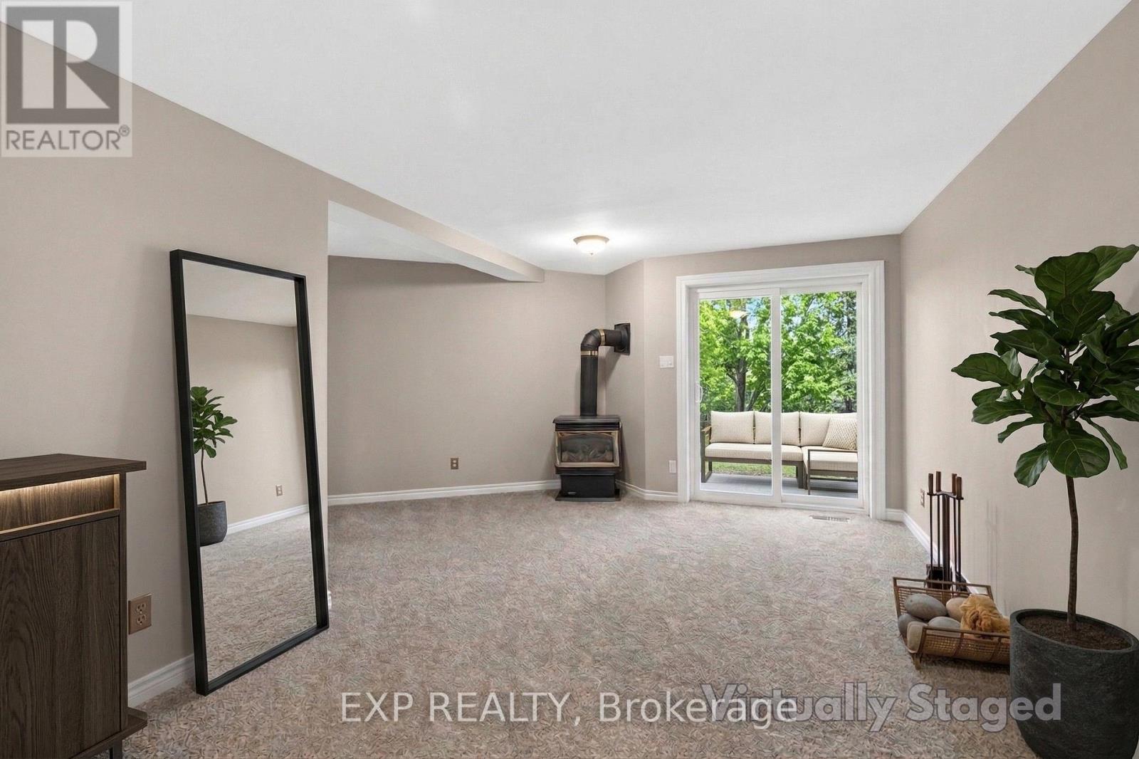 #36 60 ELMSDALE DRIVE - 28