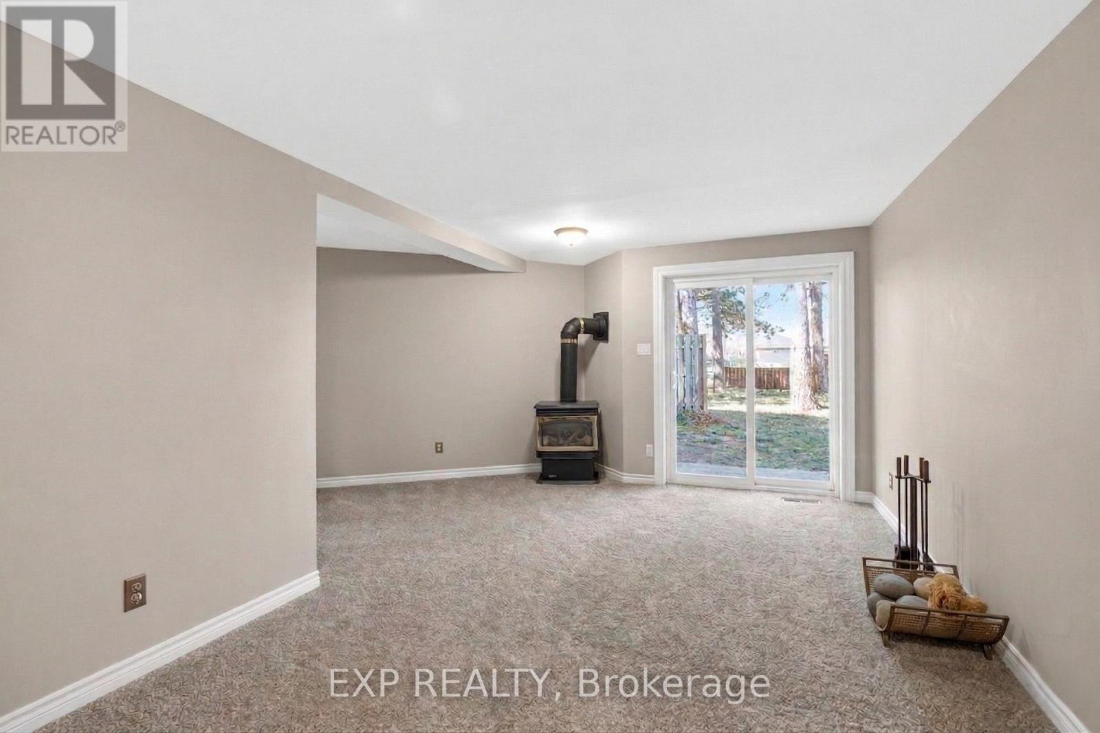 #36 60 ELMSDALE DRIVE - 29