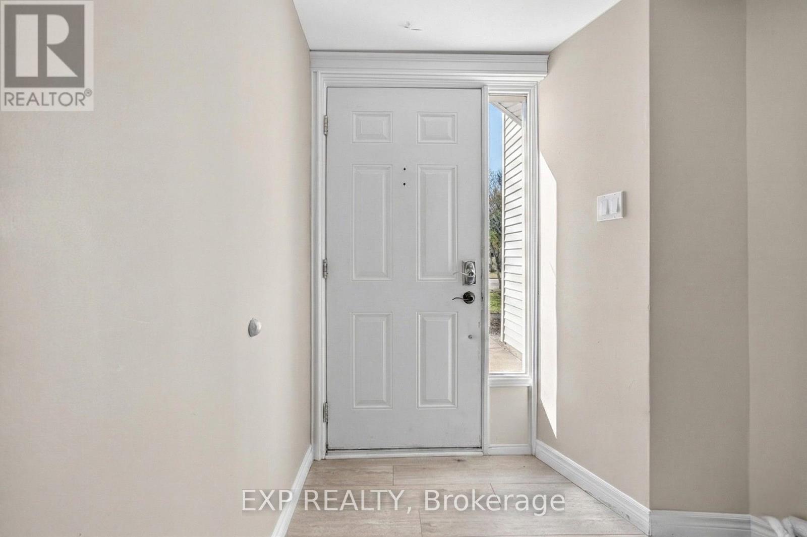 #36 60 ELMSDALE DRIVE - 3