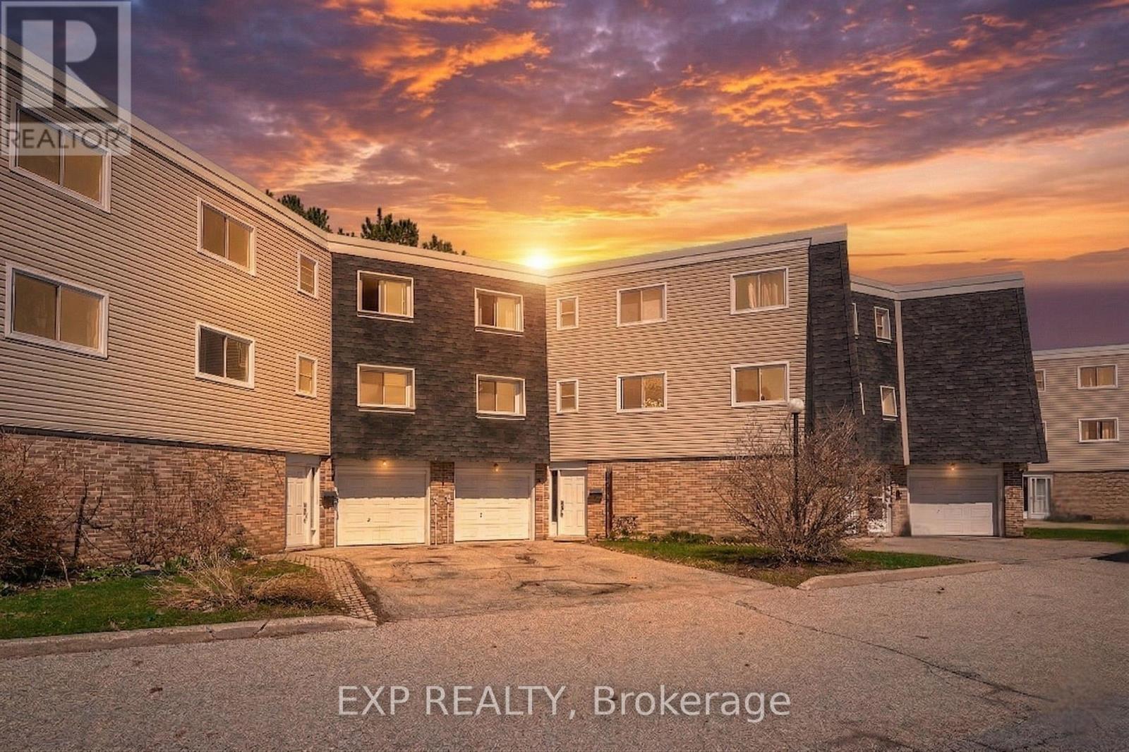 #36 60 ELMSDALE DRIVE - 37