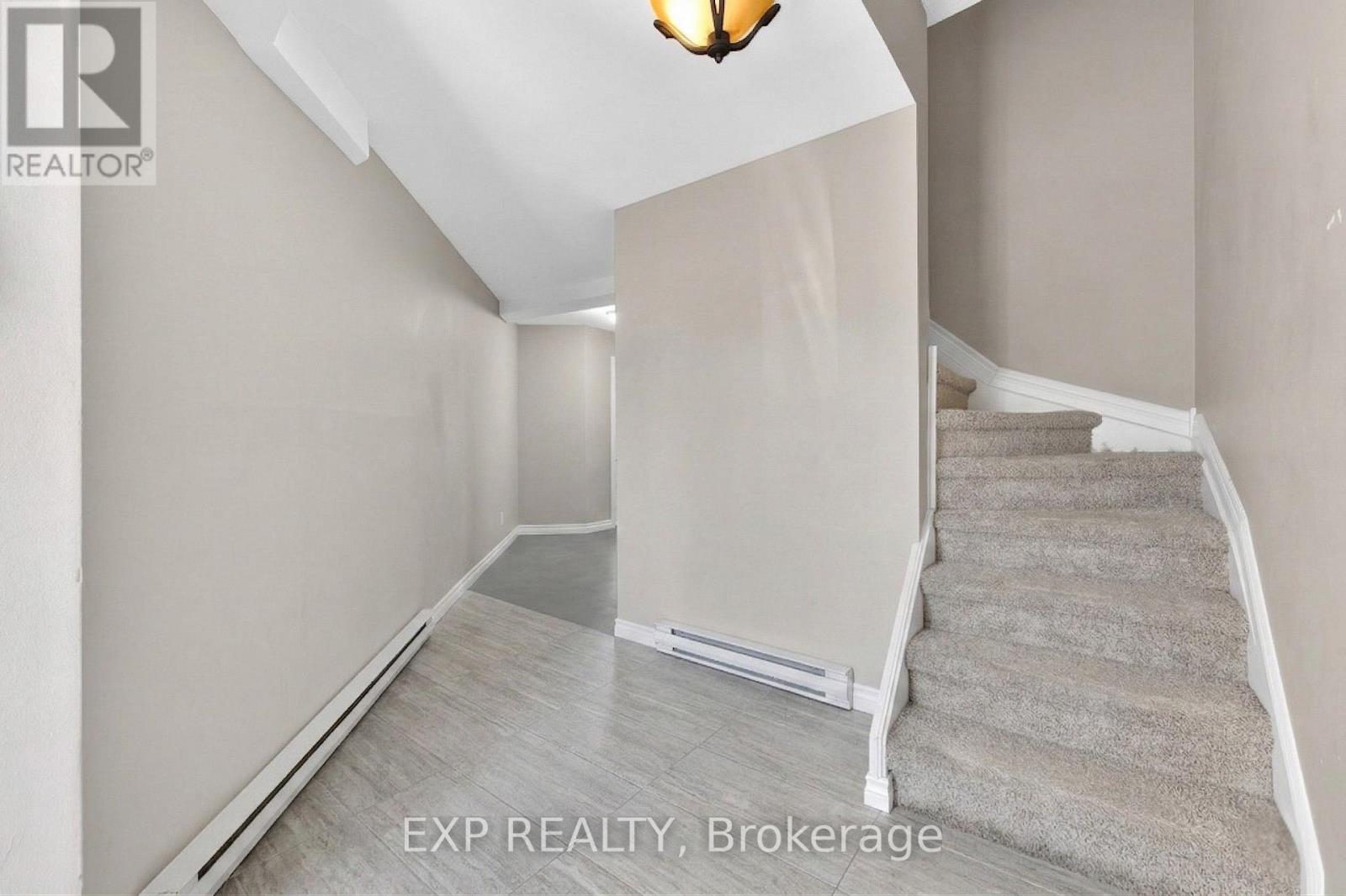 #36 60 ELMSDALE DRIVE - 5
