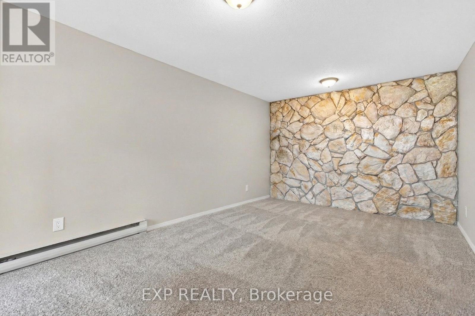#36 60 ELMSDALE DRIVE - 7