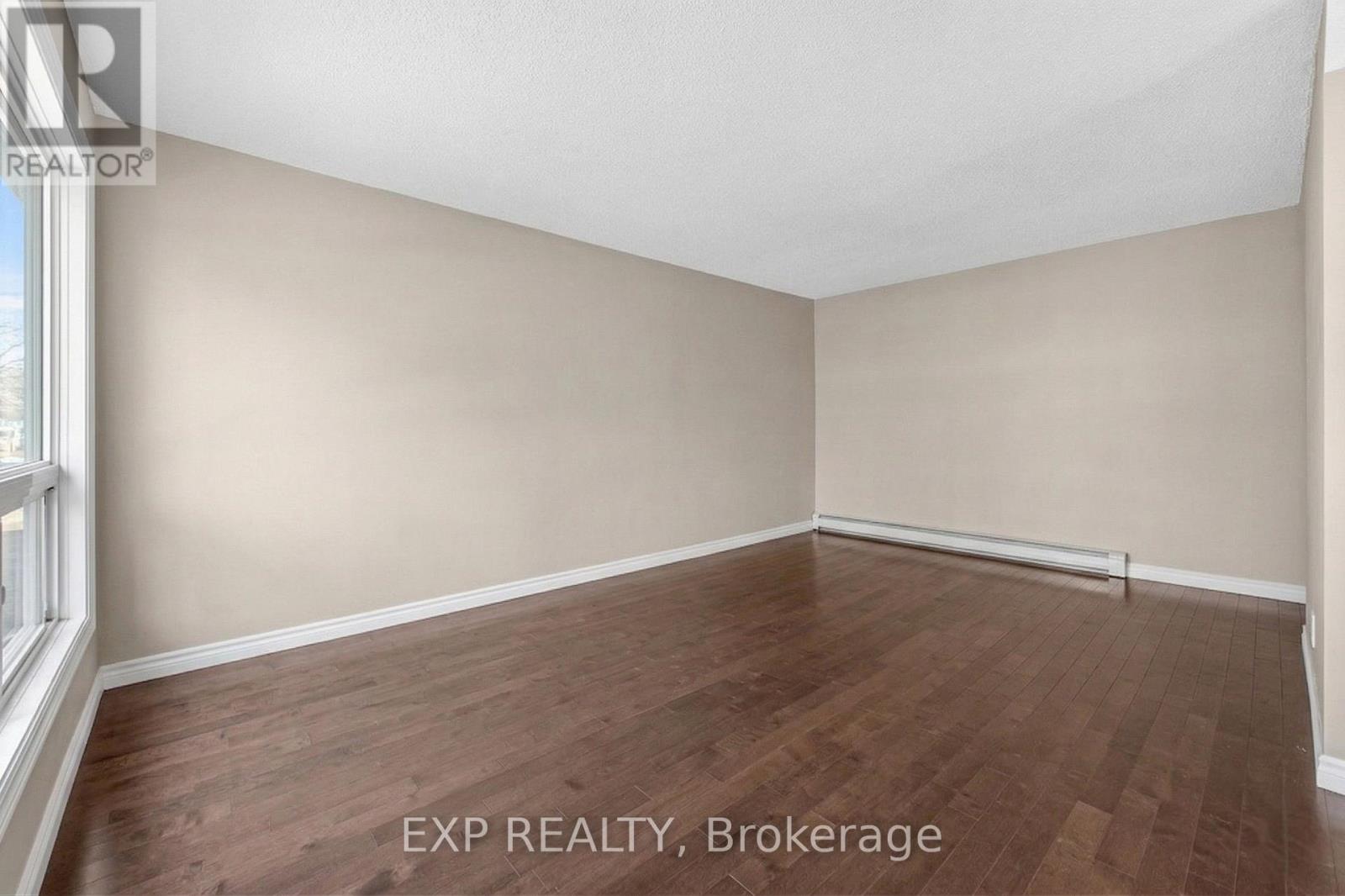 #36 60 ELMSDALE DRIVE - 9